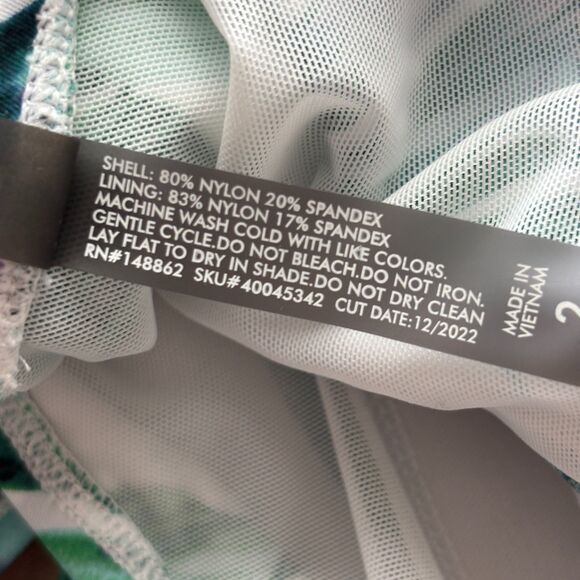 Torrid Wireless Ruffle Sleeve Bikini Top Green Susie Tropical Size 2 18-20 G283 - Picture 8 of 9